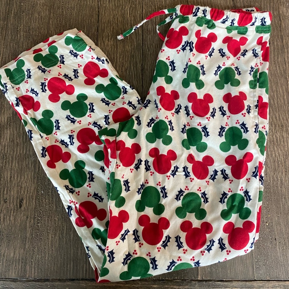 NWOT Adult Men’s Disney Mickey Mouse Holly Garland Flannel PJ Pant Size M